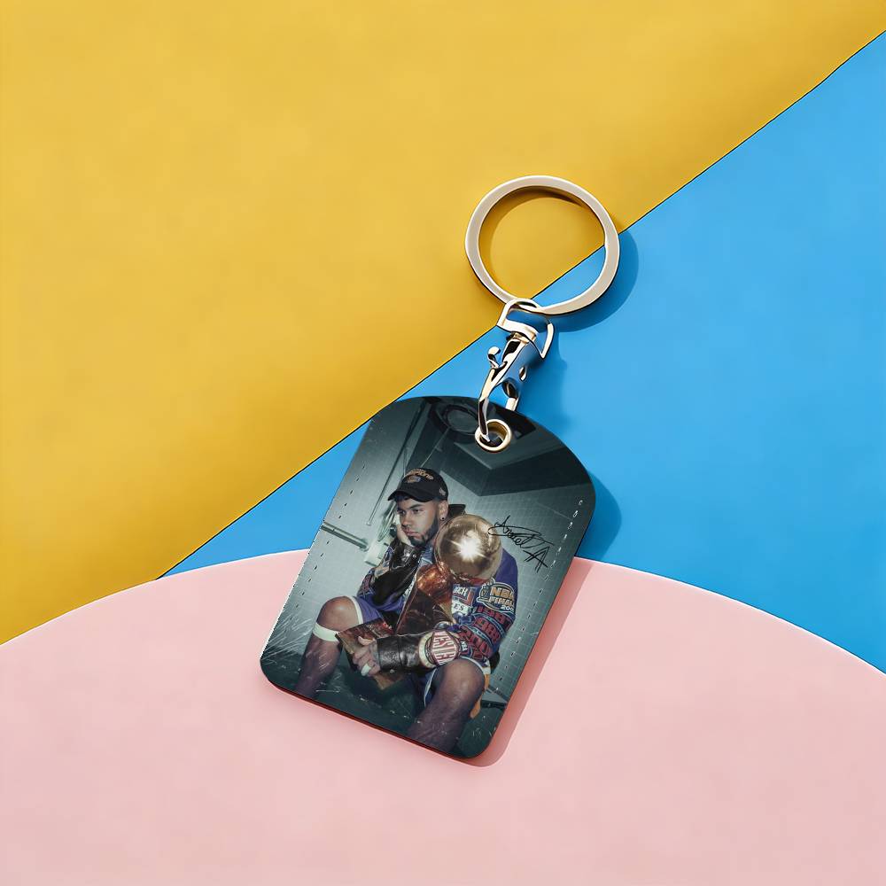 Singer Anuel AA tarjetero llav - Lockbox Key Secure reseña y precio